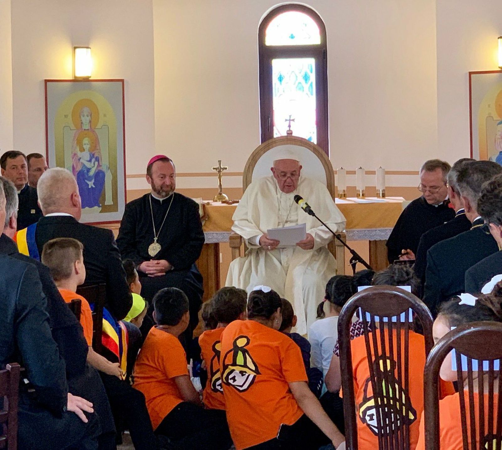 El Papa, con el pueblo romaní