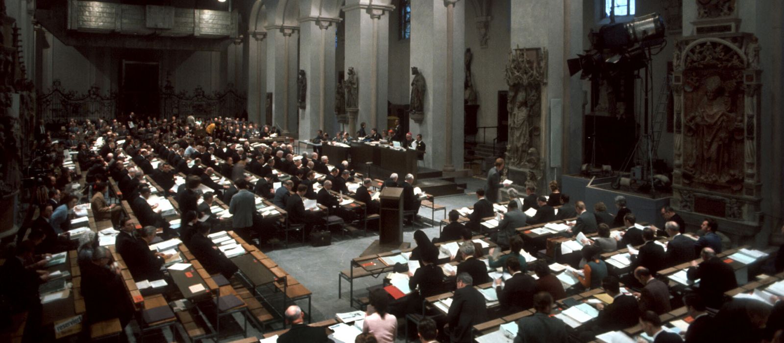 Para aplicar en Alemania las decisiones del Concilio Vaticano II, Döpfner convocó en 1971 un sínodo diocesano en Wurzburgo.