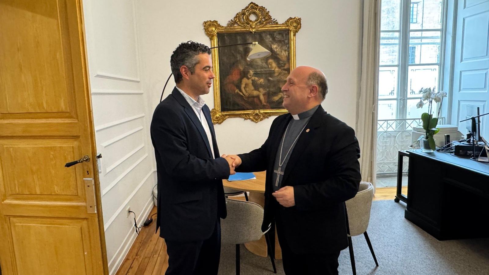 El comisario del Xacobeo 2027 y el arzobispo de Santiago de compostela