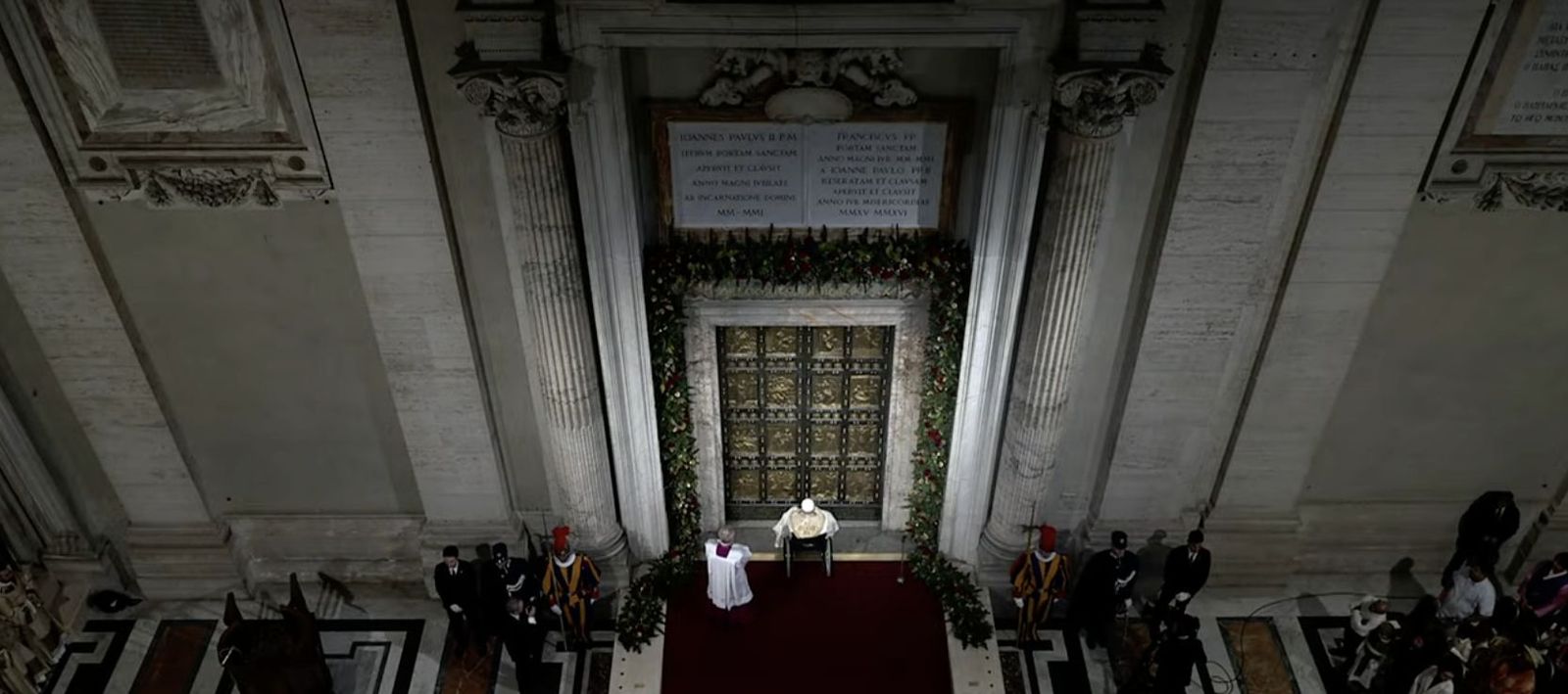 Francisco, ante la Puerta