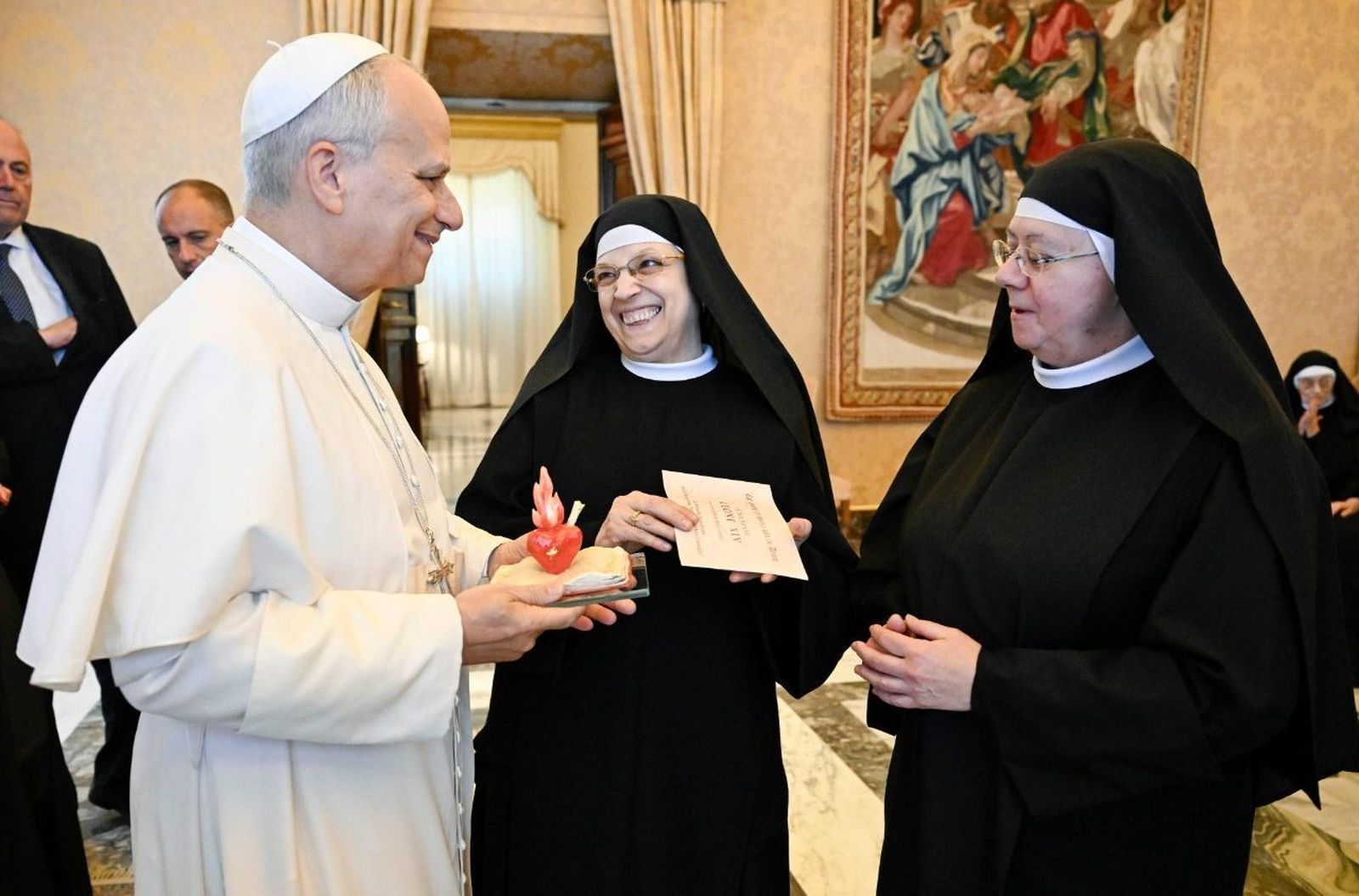 León XIV, con las religiosas agustinas