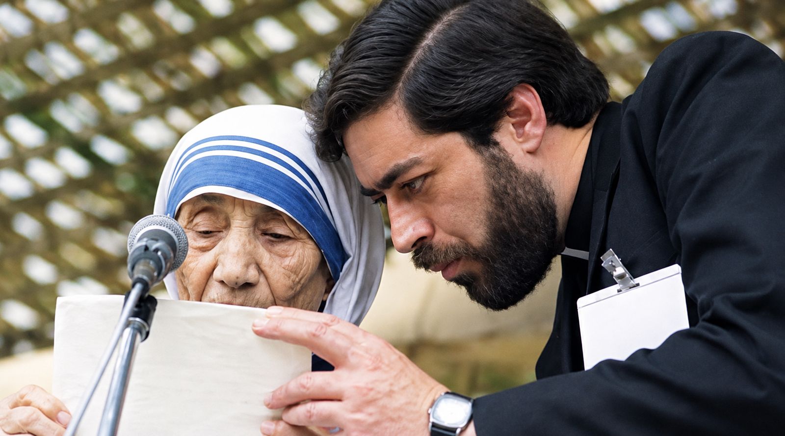 Jaime Baertl junto a la Madre Teresa de Calcuta en un evento en El Callao, Perú (agosto de 1989)