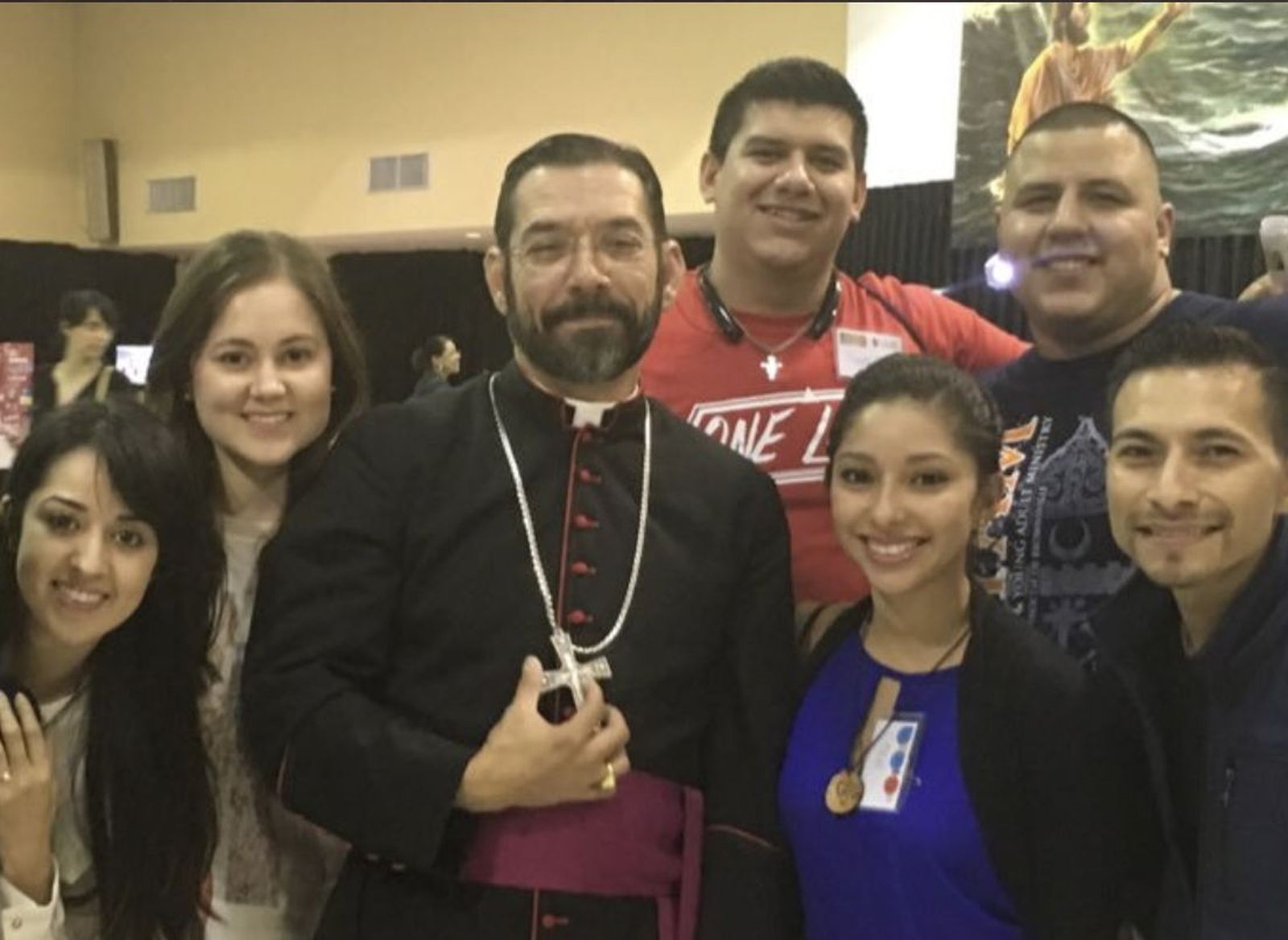 El obispo Daniel Flores, de Brownsville