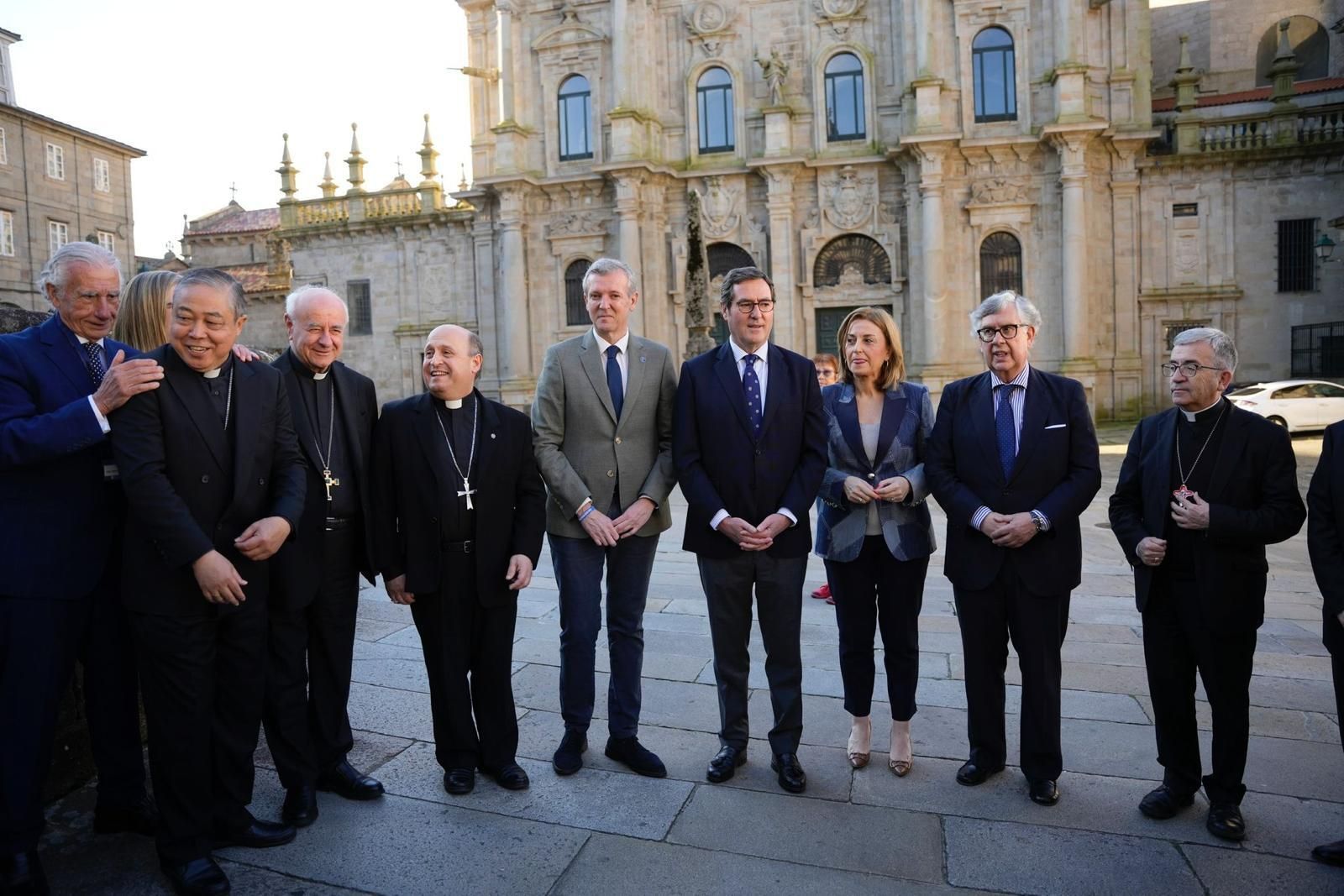 Los organizadores, con el presidente de la Xunta, Alfonso Rueda