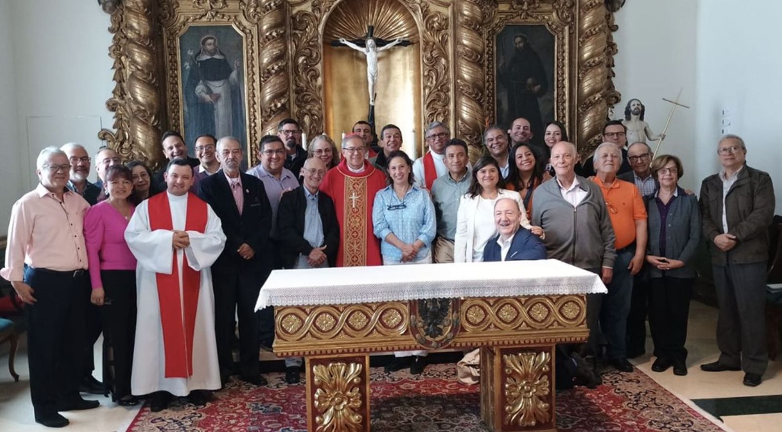 Sacerdotes con hogar colombianos