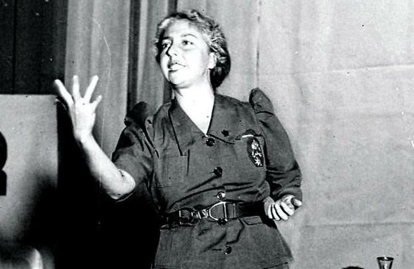 María Teresa León interpretando