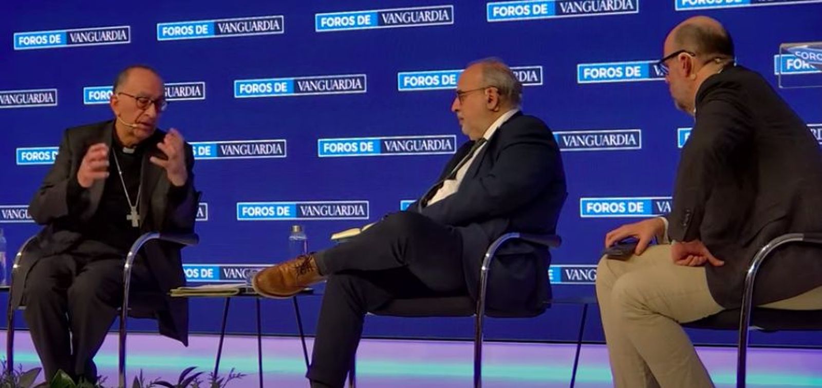 Omella, con Juliana y Basté