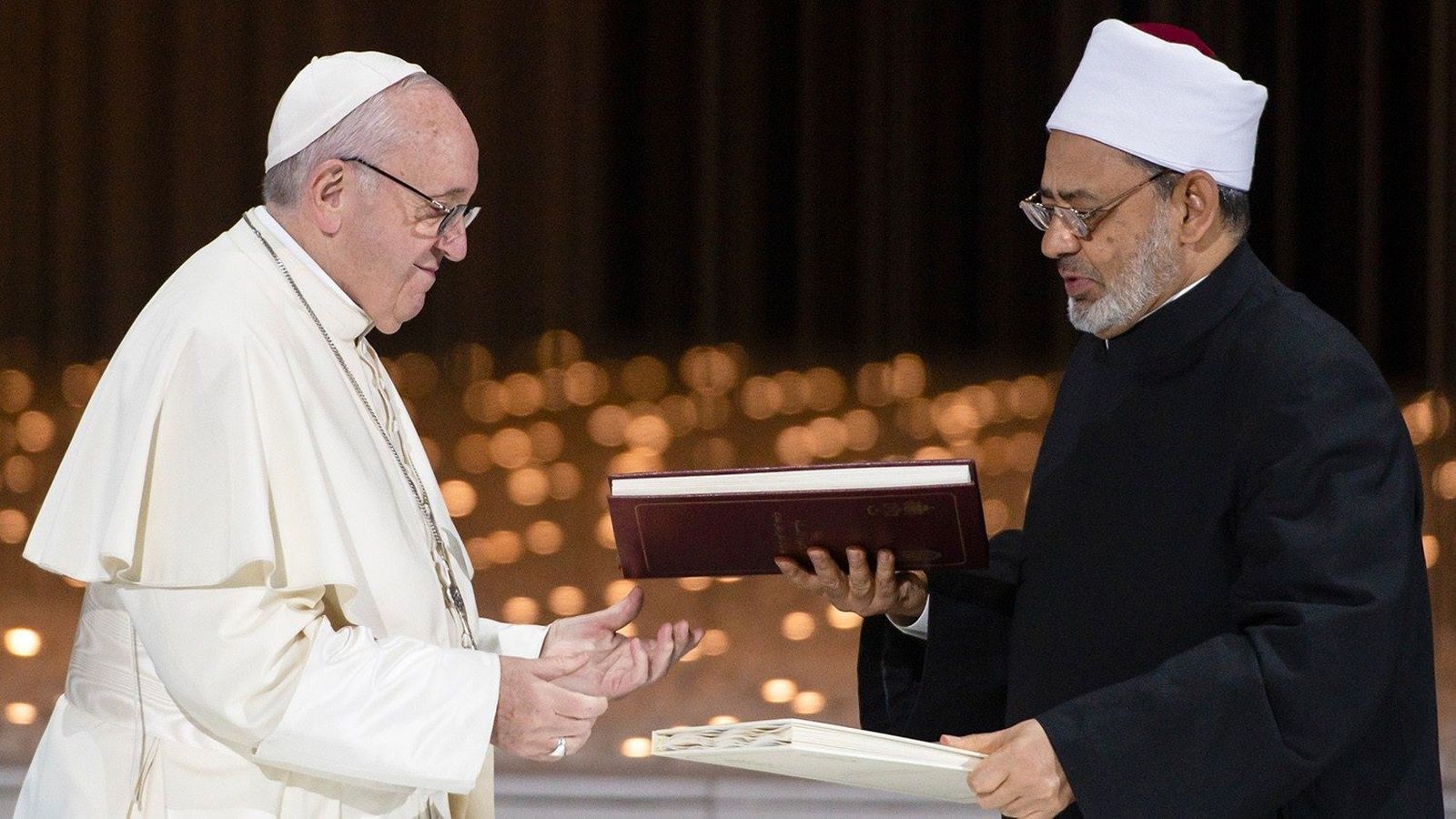 Francisco y el Gran Imán de Al-Azhar, Ahmed at-Tayyeb, en Abu Dabi
