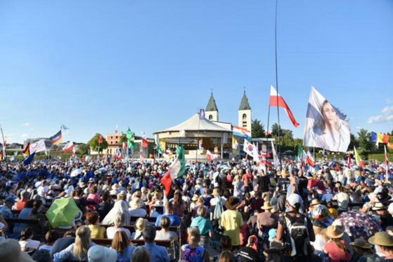Jóvenes en Medjugorje