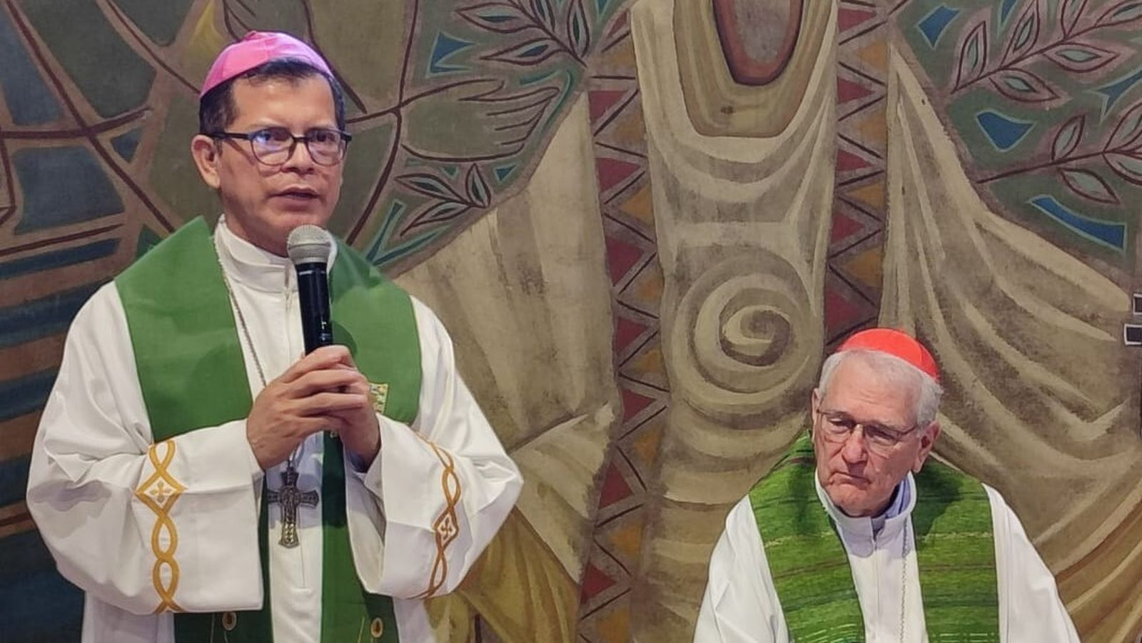 Mons. Hudson Ribeiro con el cardenal Steiner