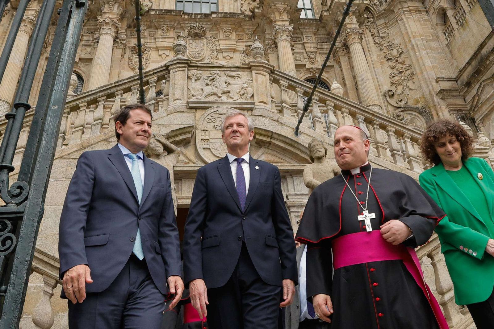Los presidentes Mañueco y Rueda con el arzobispo Prieto
