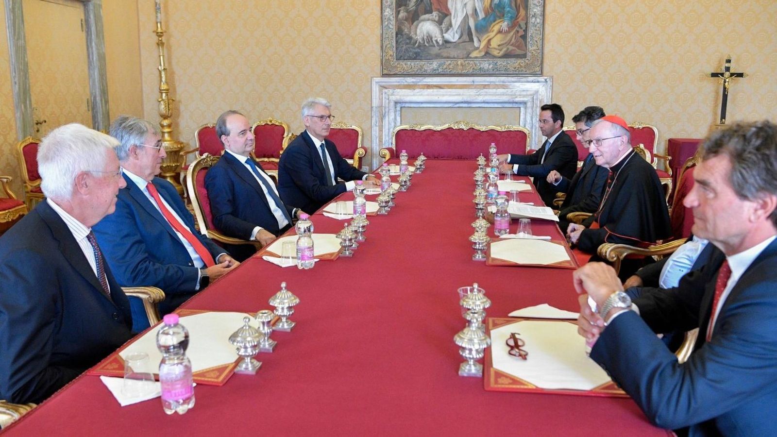 Firma del Acuerdo ante la presencia del cardenal Parolin