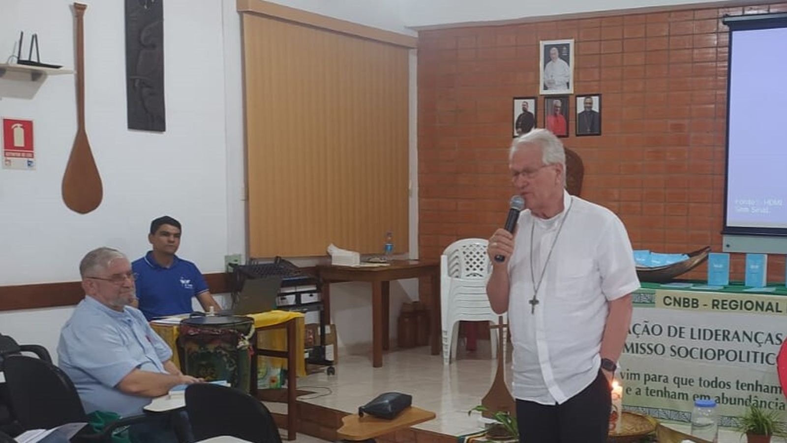 Cardenal Leonardo Steiner en el Seminario de las Pastorales Sociales