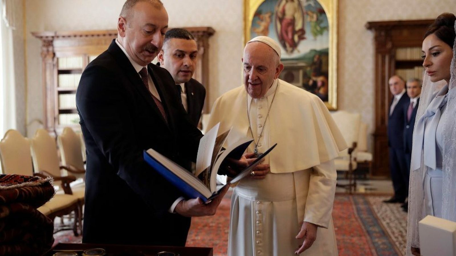 Francisco con el presidente de Azerbaiyán, Ilham Aliyev