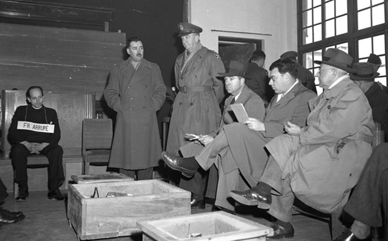 El padre Arrupe, interrogado sobre los efectos de la explosión de Hiroshima