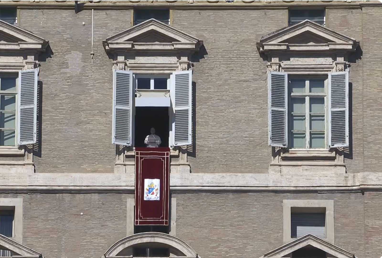 El Papa, en el balcón del Palacio Apostólico