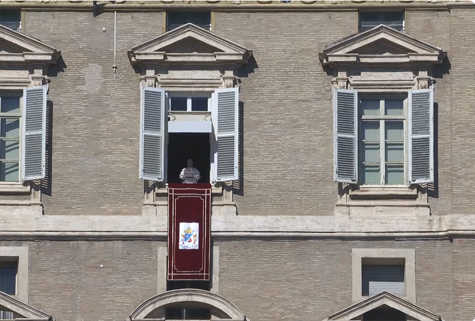 El Papa, en el balcón del Palacio Apostólico