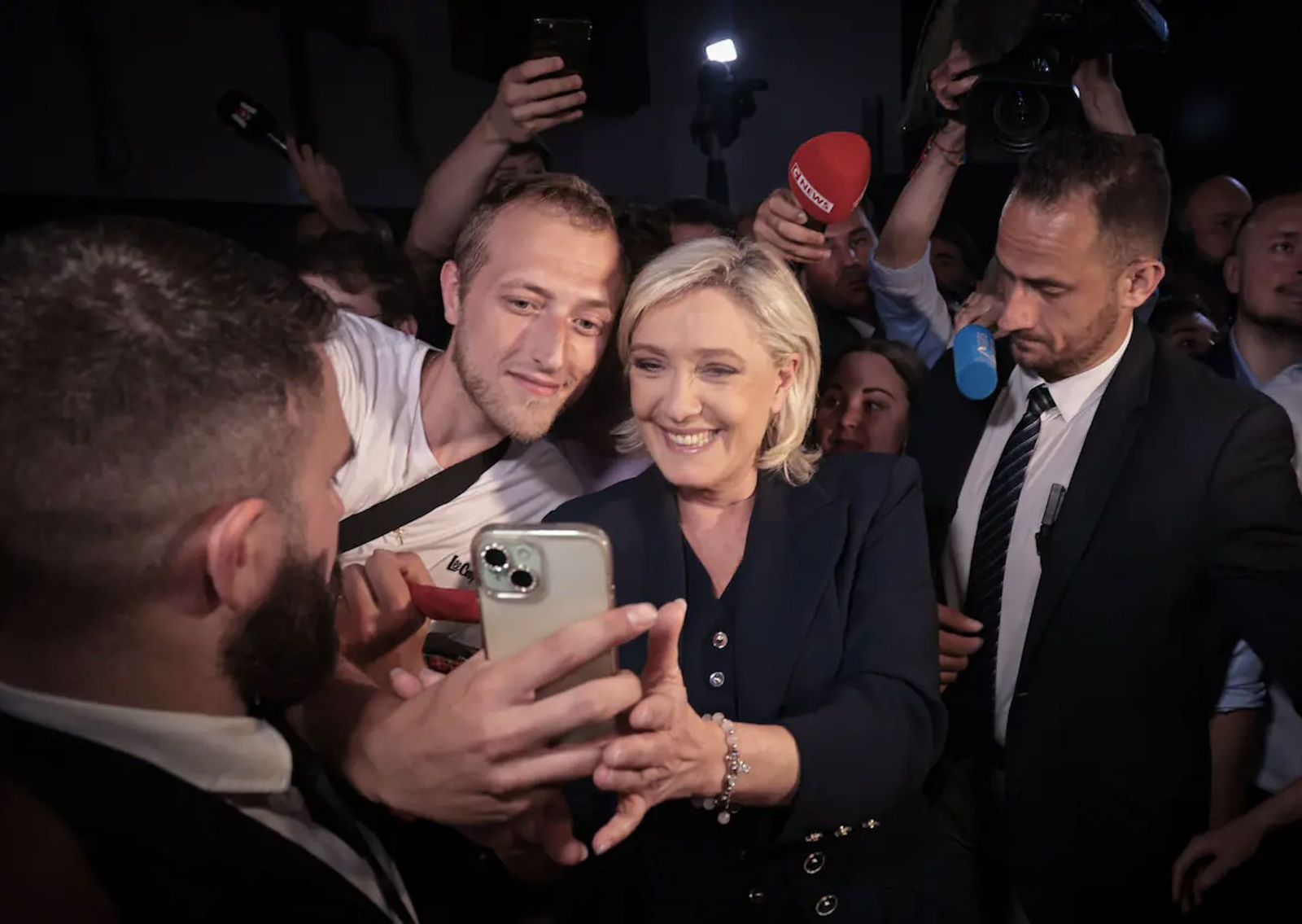 Marine Le Pen celebra su victoria electoral
