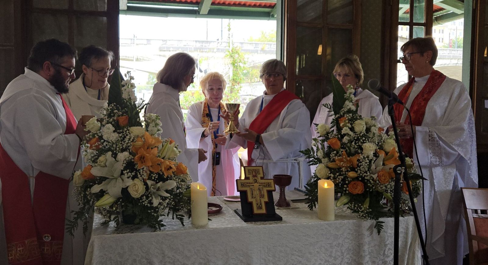 Ordenación de presbíteras