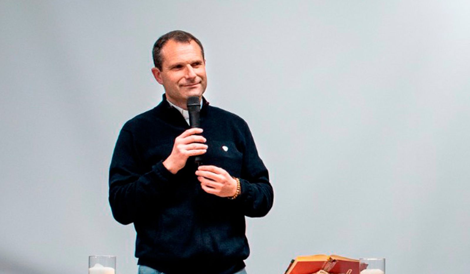 Antonio Coelho, suspendido