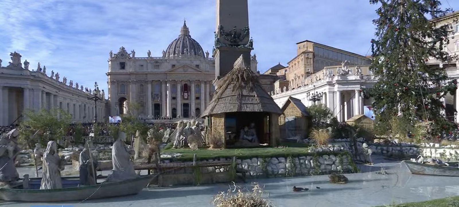 El belén jubilar en la plaza de San Pedro