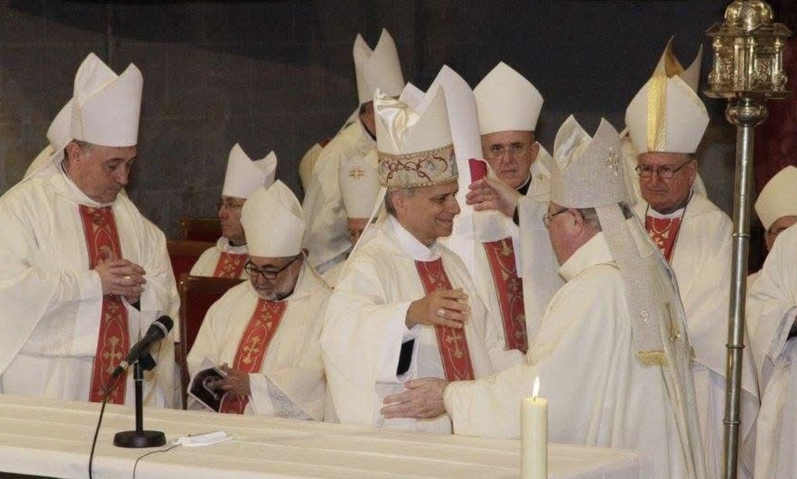 MOnseñor Prevost y monseñor Herrero