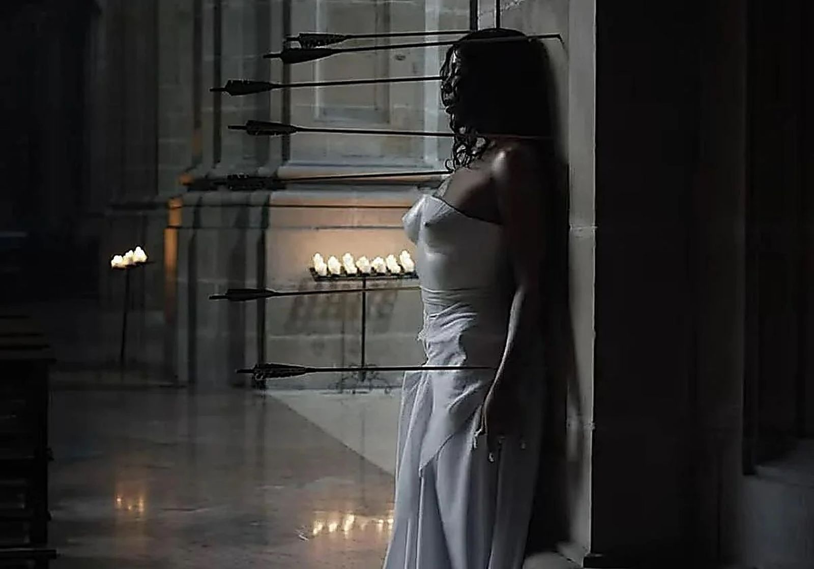 Una imagen del vídeo grabado en la basílica por la artista Tokischa