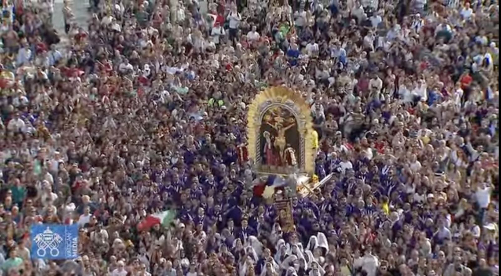 Decenas de miles de fieles en San Pedro