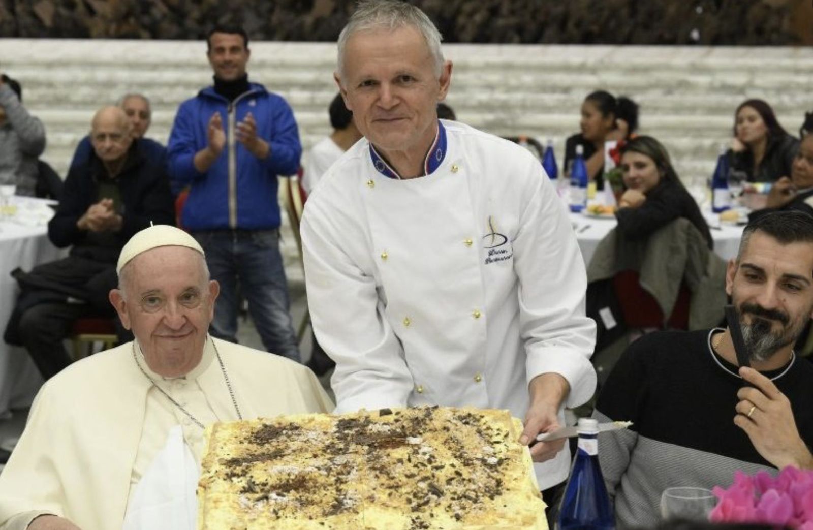 Francisco, durante el almuerzo
