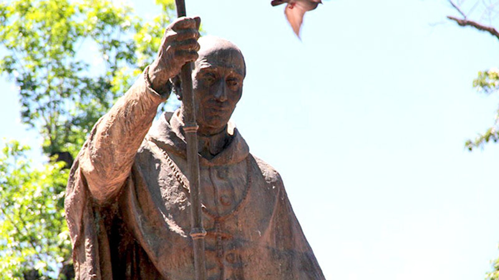 Francisco abre camino para beatificación de Tata Vasco