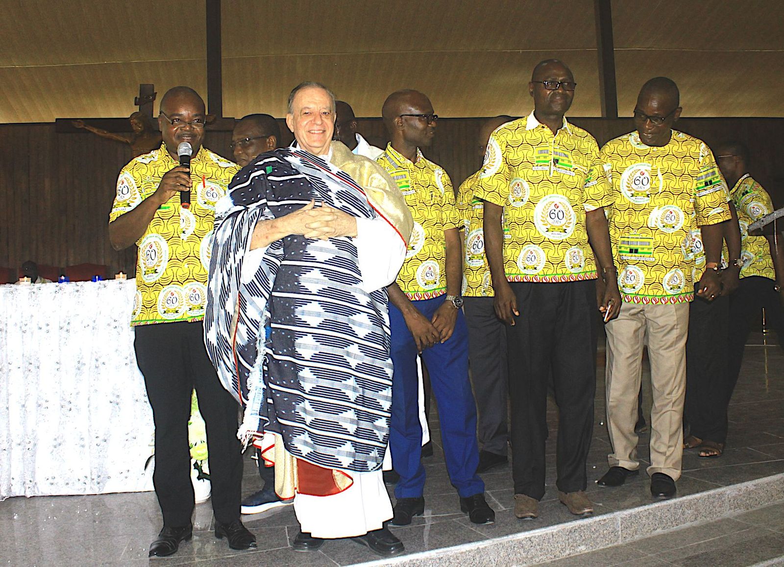 Carlos Orduna, en la fiesta de sus 40 años de misionero
