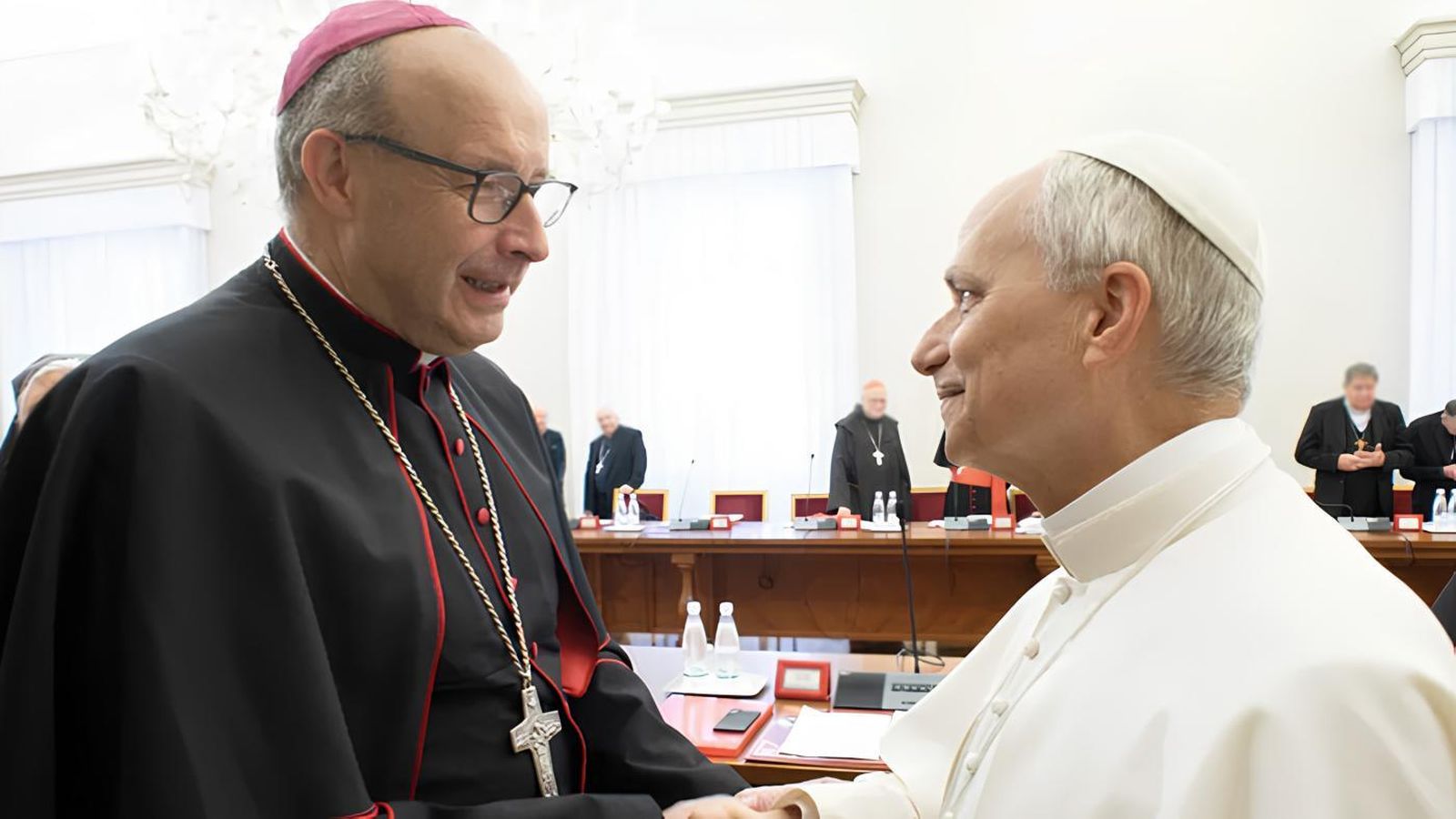 Monseñor Satué y León XIV