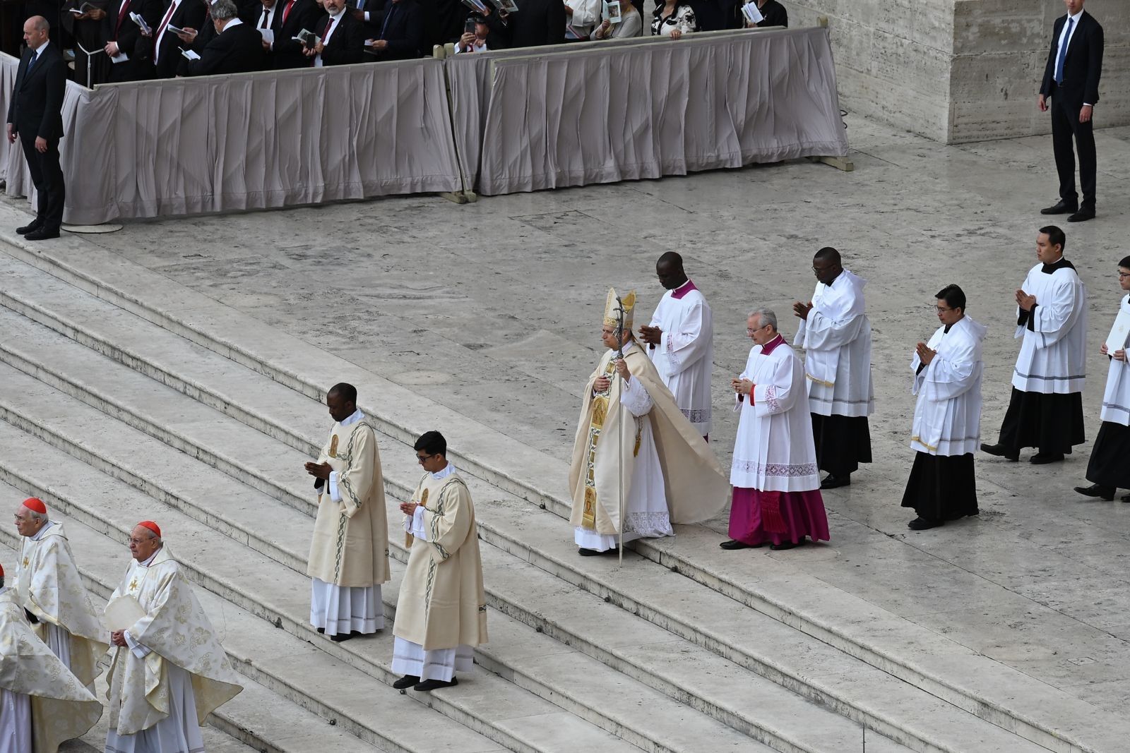 procesion de entrada misa de inicio del pontificado