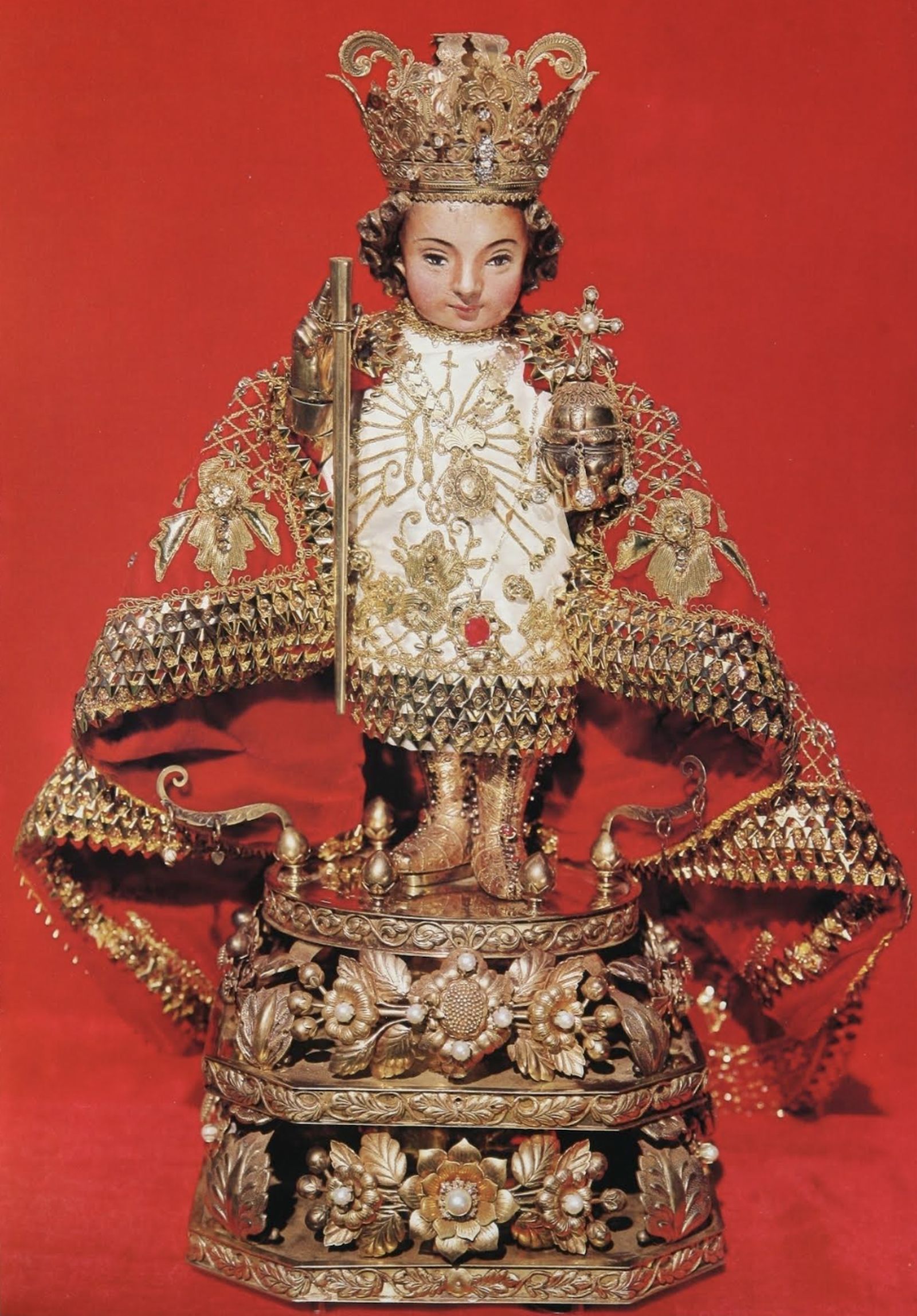 Santo Niño como se le venera en la basílica de Cebú que lleva su nombre de pantalla 2025-12-08 a las 16.46.29