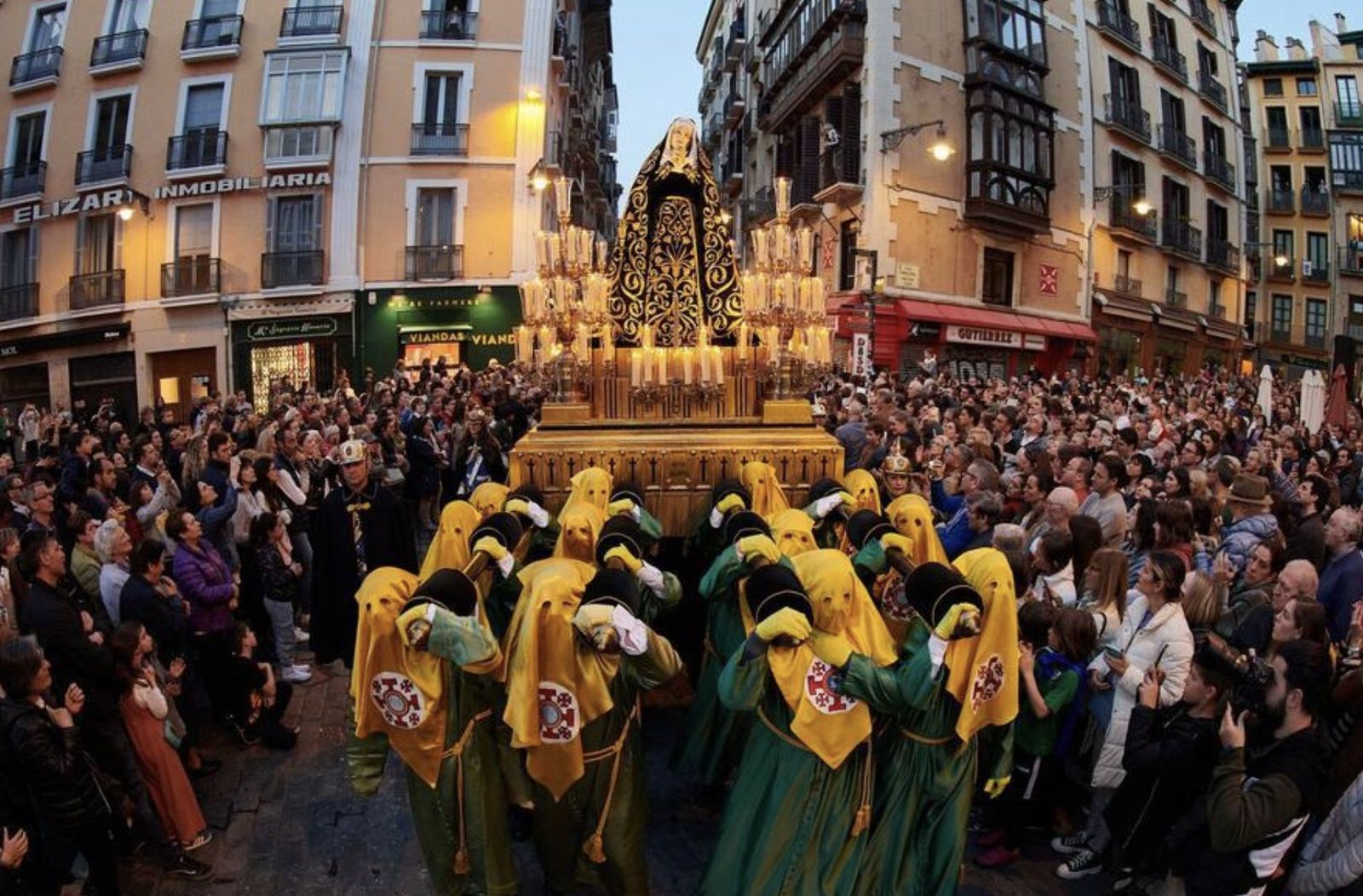 Procesión de la Dolorosa, en Pamplona, el Viernes Santo