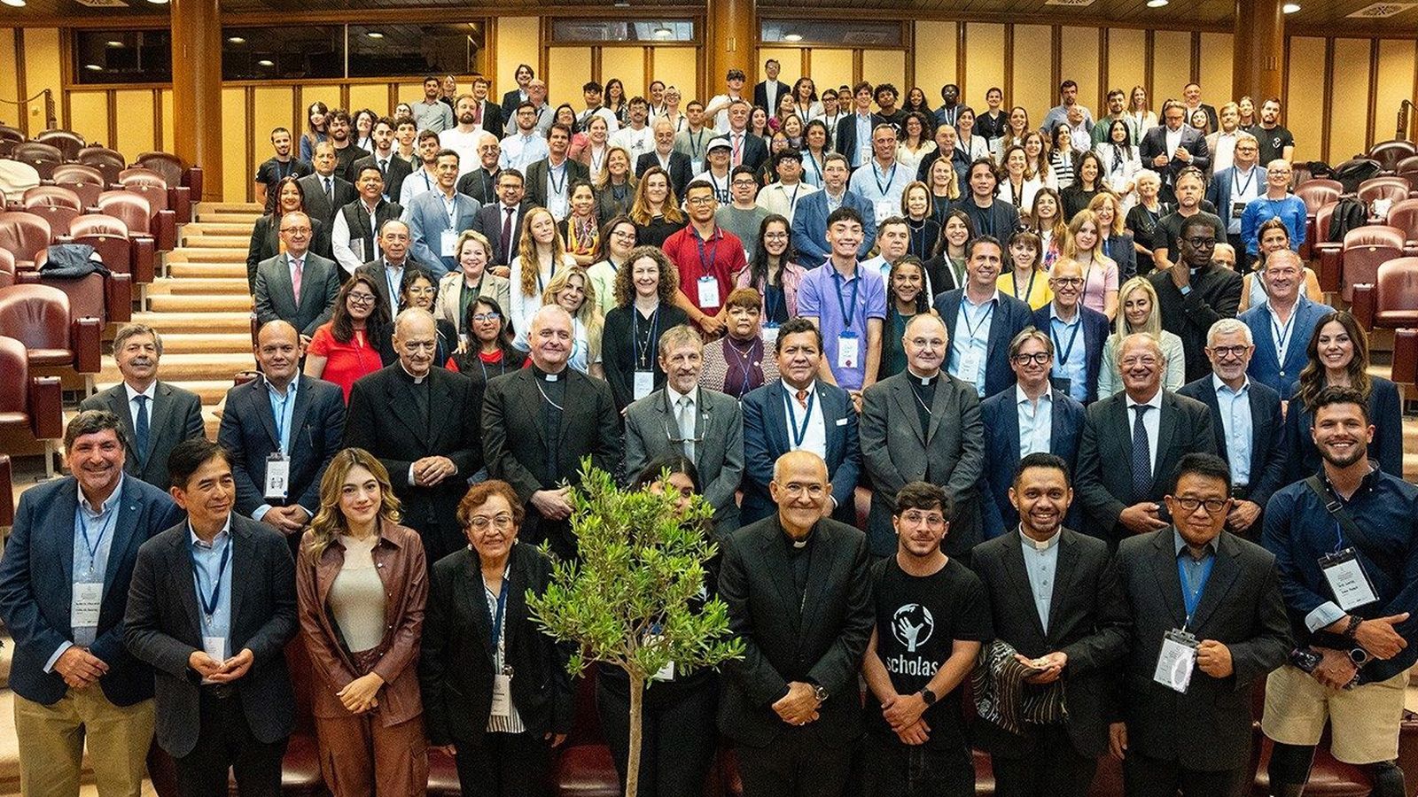 El cardenal José Tolentino de Mendonça, Prefecto del Dicasterio para la Cultura y la Educación en la clausura del evento