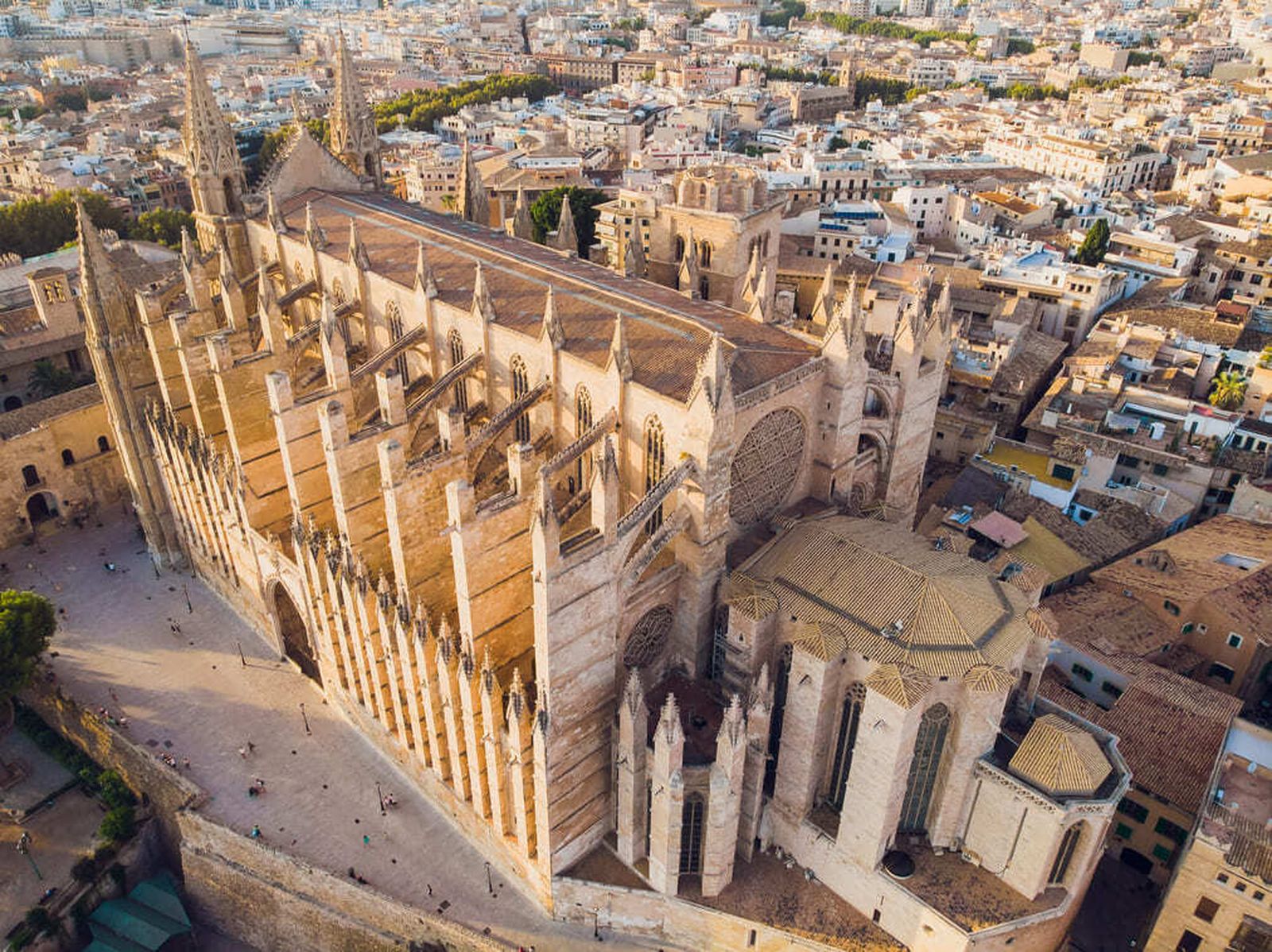 Palma de Mallorca: La catedral "mirando al mar"