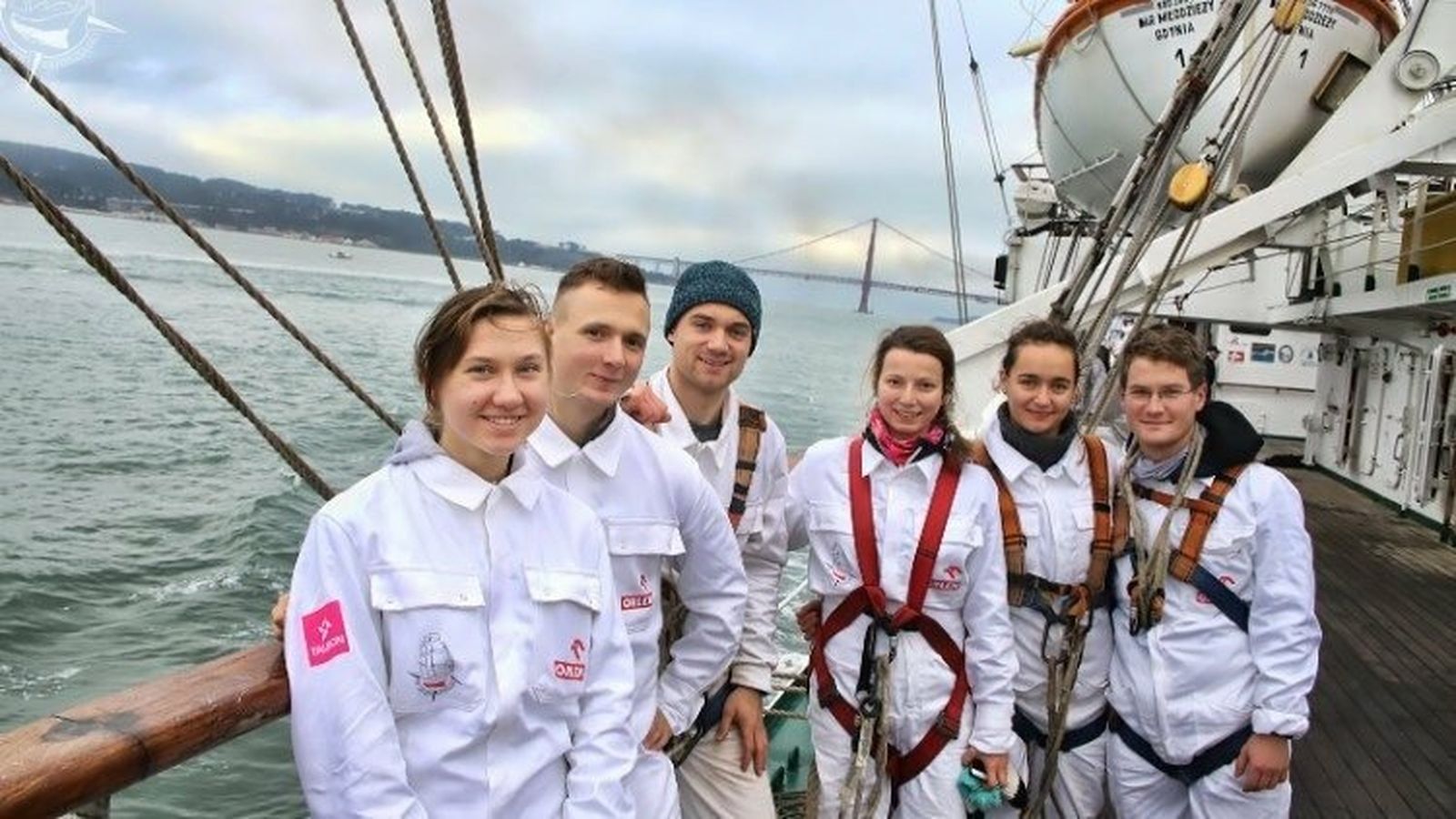 Jóvenes polacos, en el velero