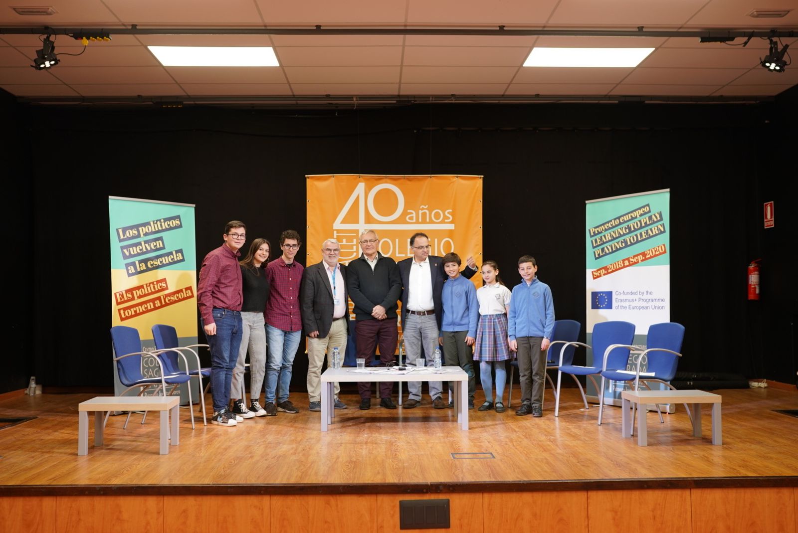 Alumnos con el actual alcalde de Valencia, Joan Ribó