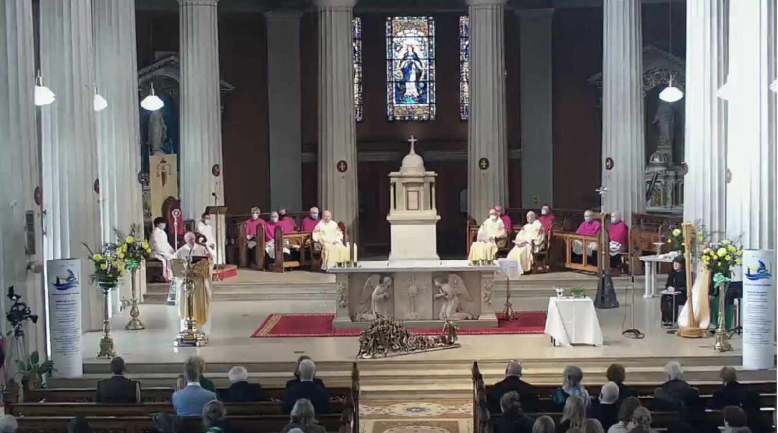 El arzobispo Farrell durante la celebración de San Patricio