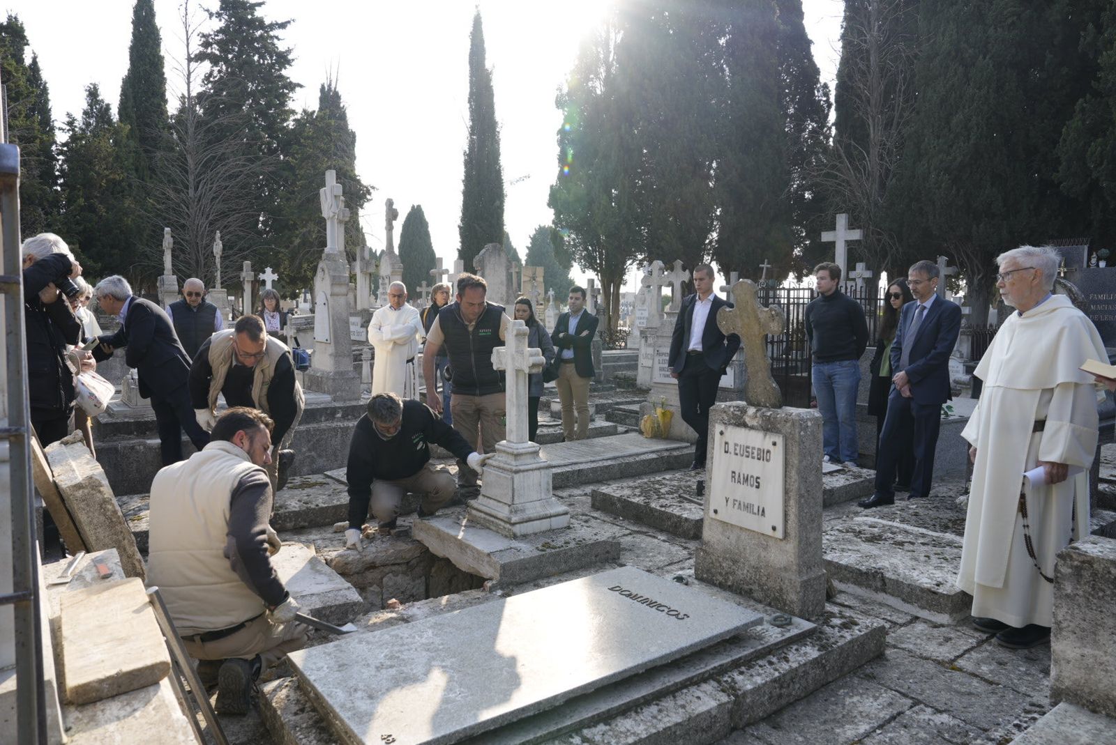 Traslado de los restos del padre Gago