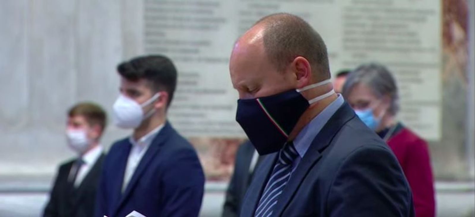 Los fieles cumplieron con la normativa de seguridad e higiene en San Pedro