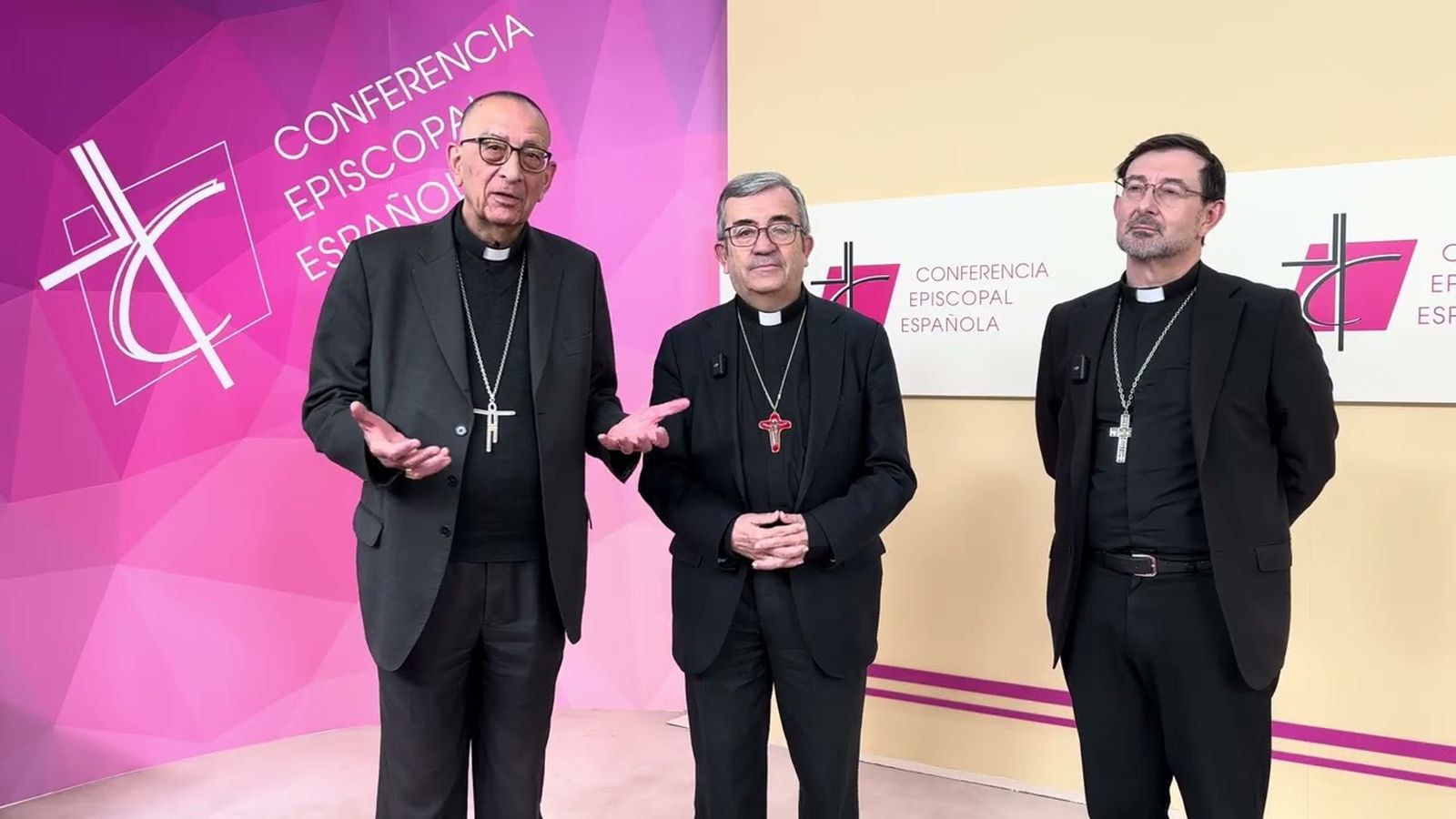 Omella, Cobo y Argüello anuncian el viaje del Papa a España