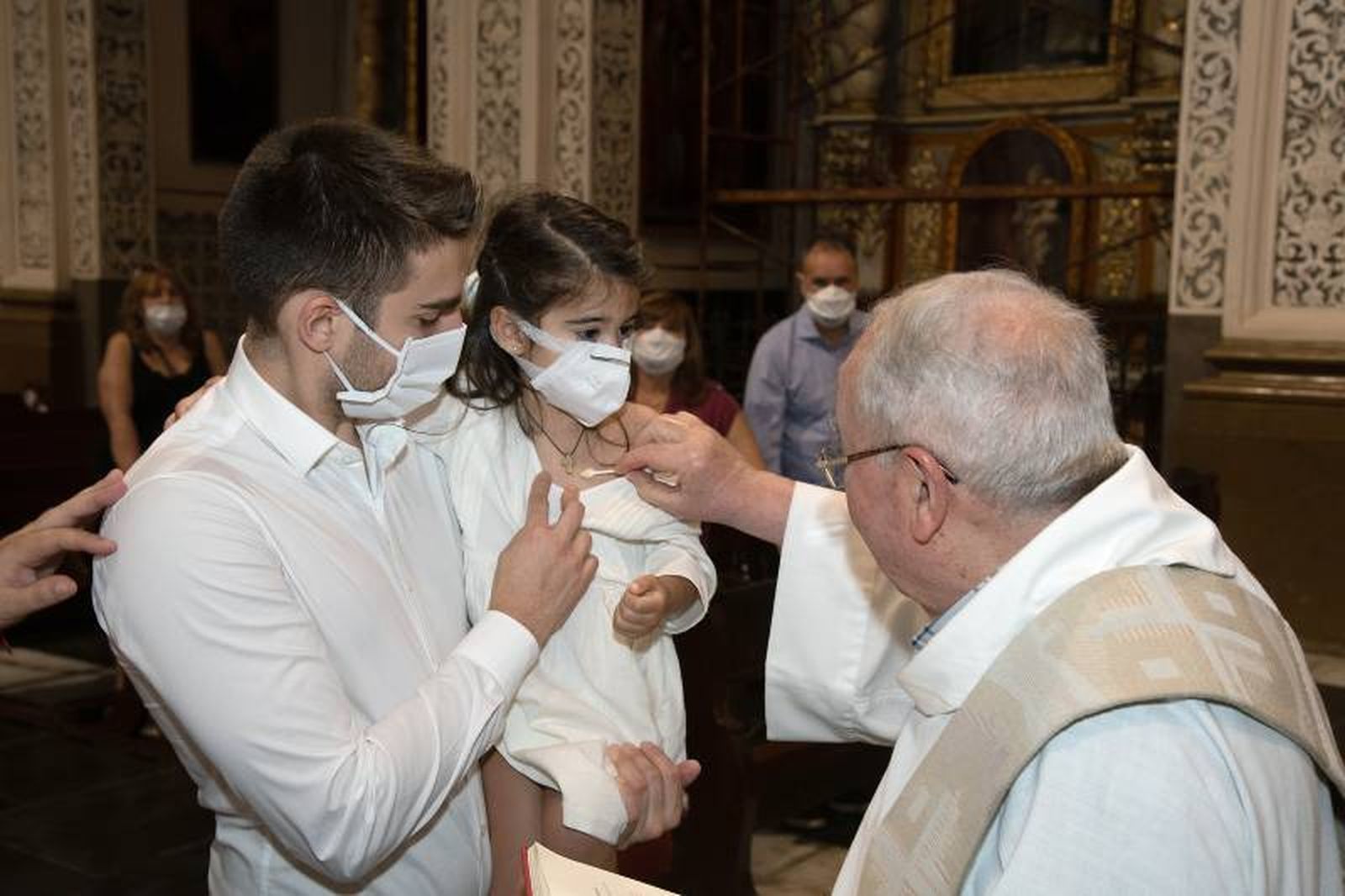 Vuelven los bautizos a la pila bautismal de San Vicente Ferrer en Valencia