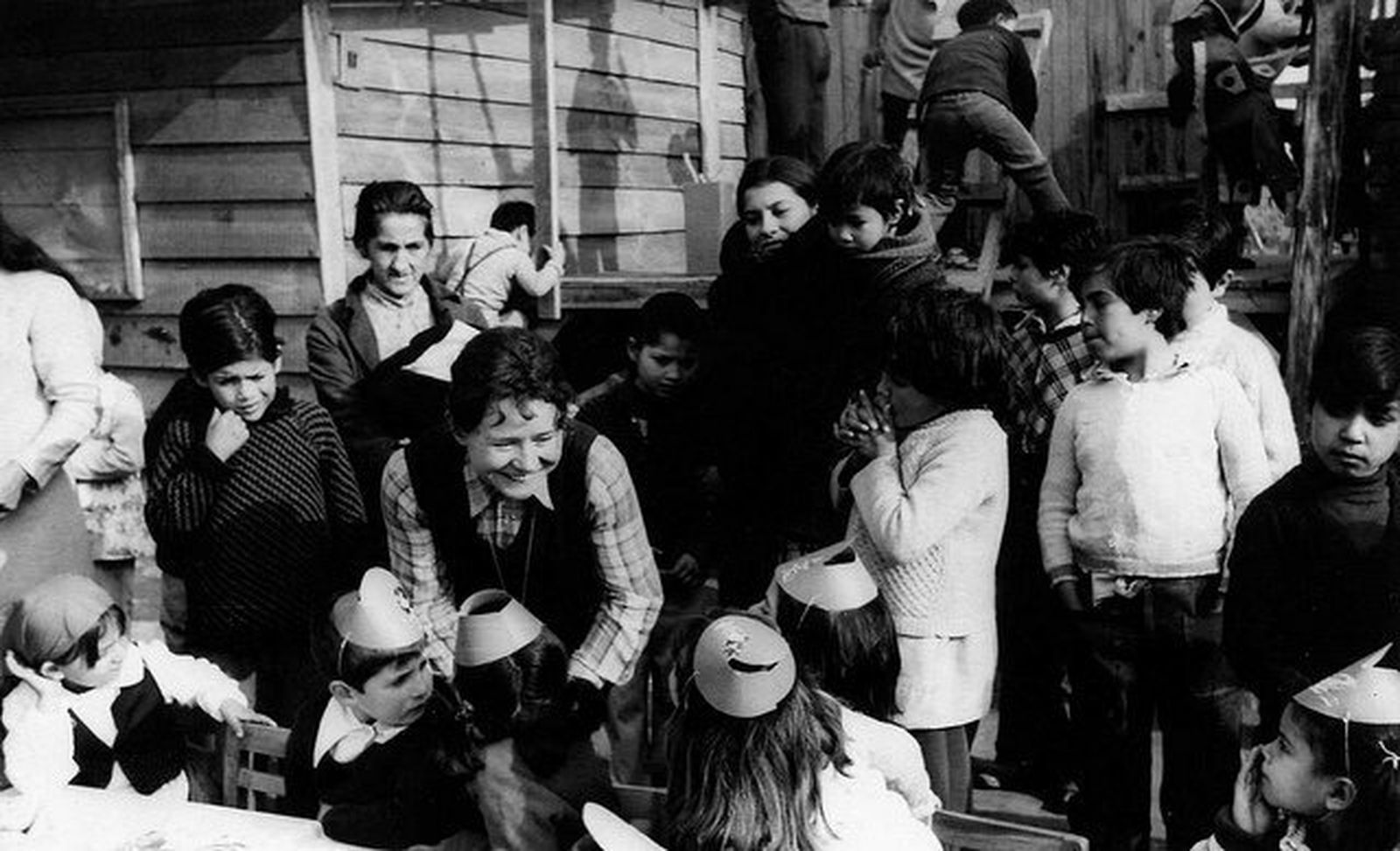 Karoline Mayer con los niños