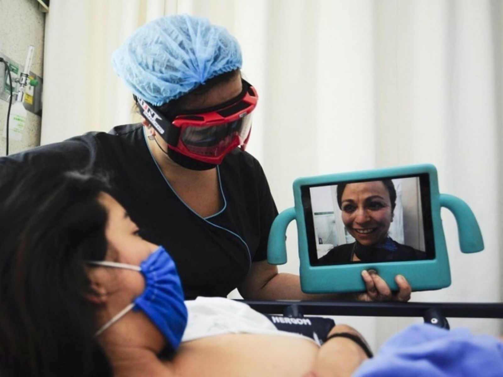 Visita virtual a una enferma de Covid