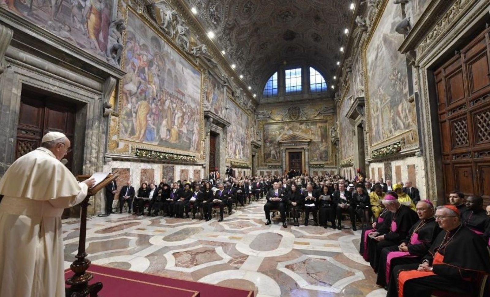 El Papa y el cuerpo diplomático