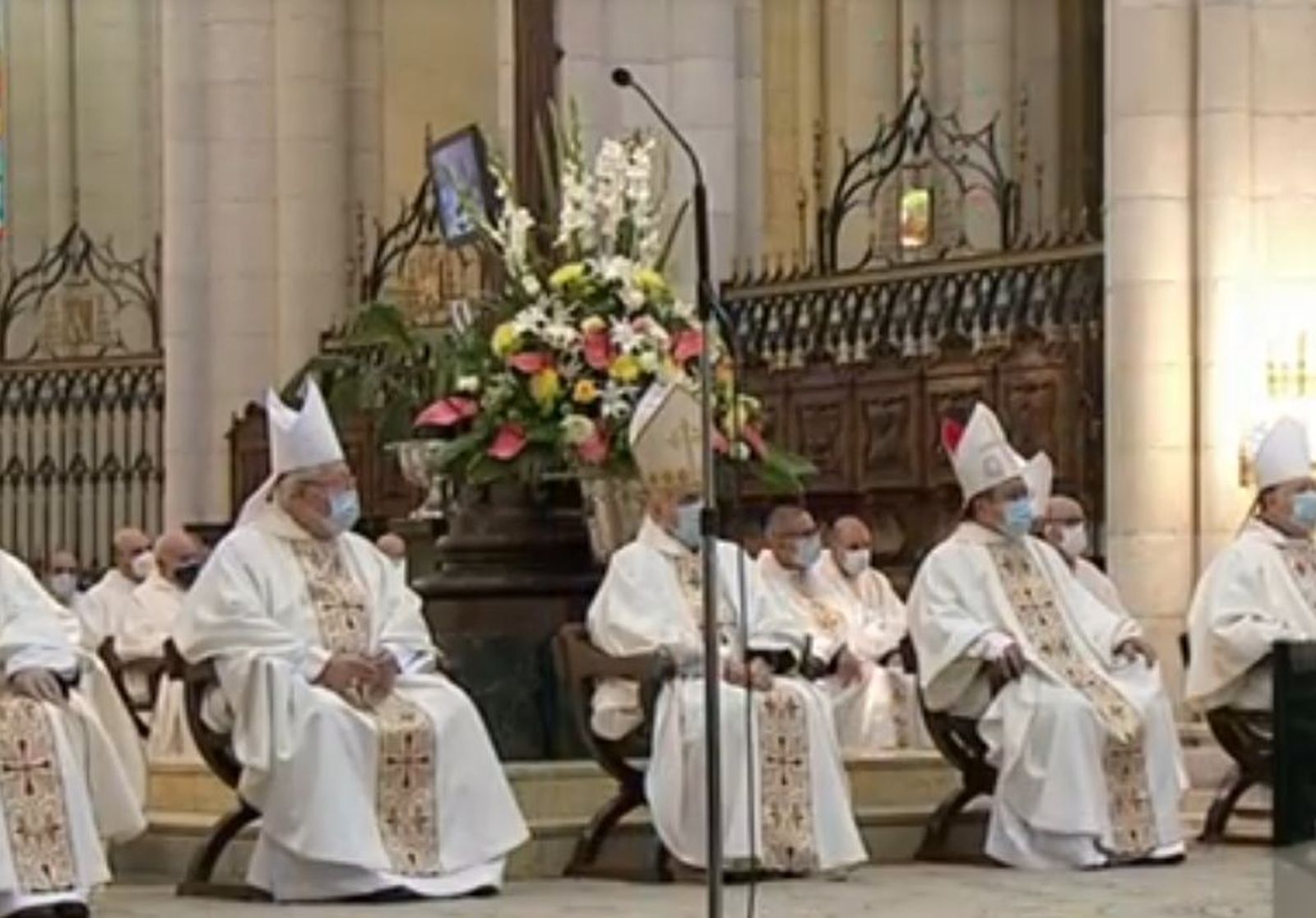 Obispos en la Almudena