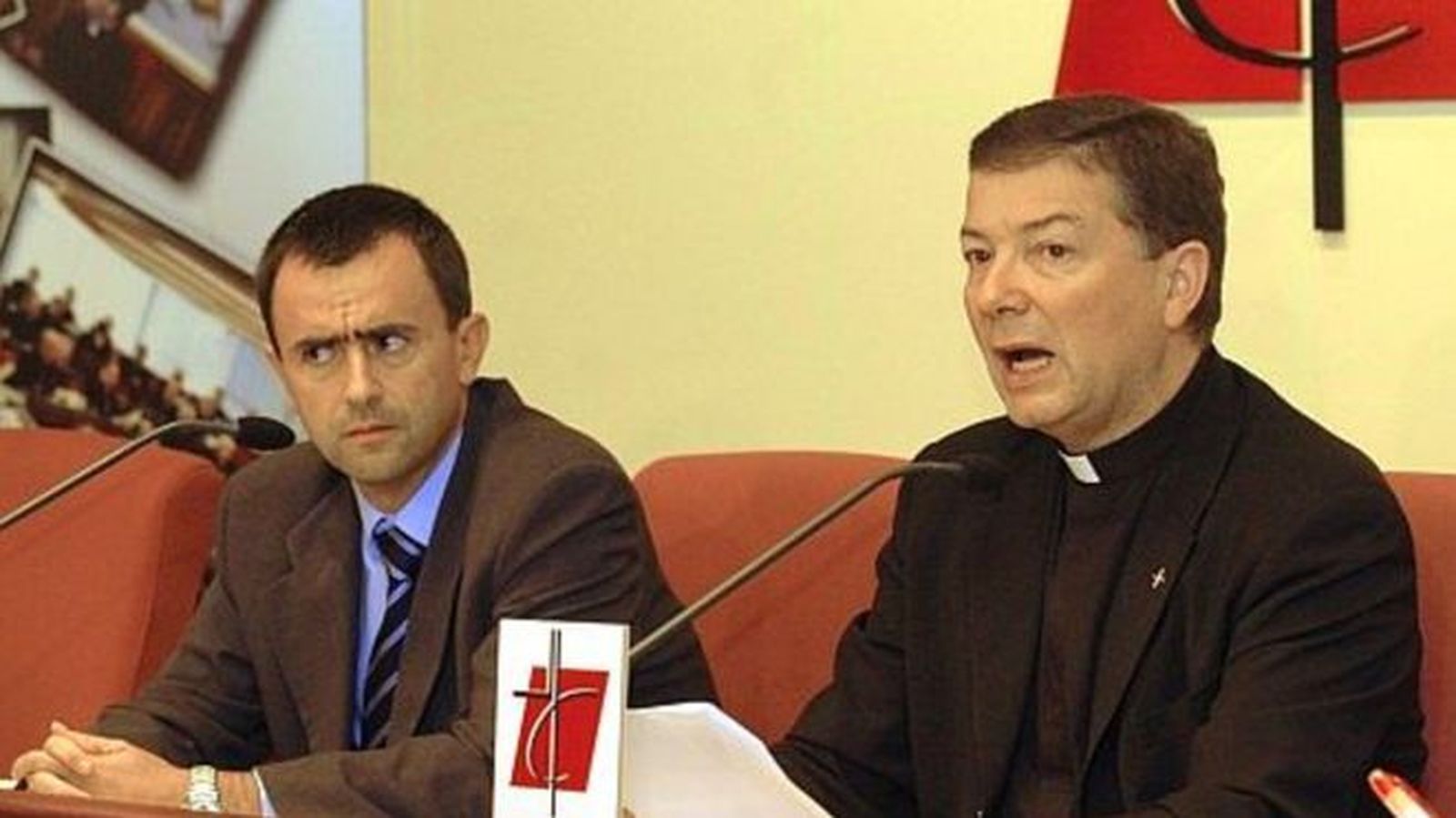 Juan Antonio Martínez Camino ejerció como secretario y portavoz de los obispos durante diez años