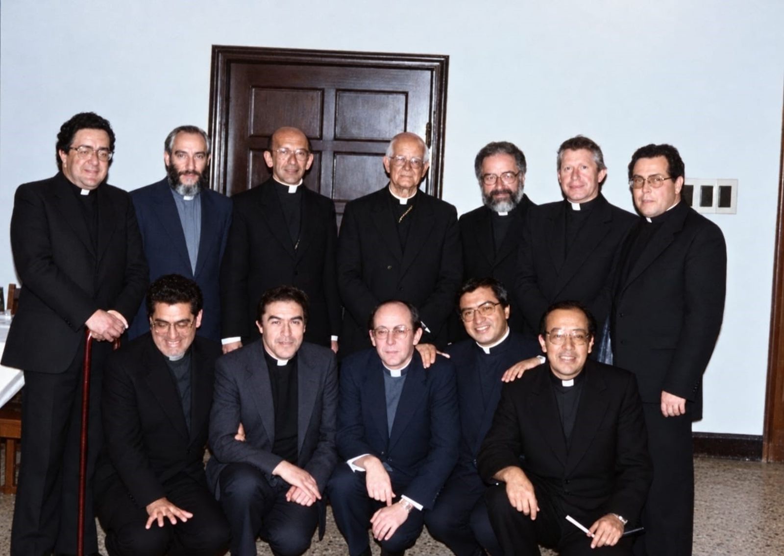 monseñor Gabriel Romero con el cardenal Muñoz Duque y el equipo de formadores del seminario Mayor de Bogotá